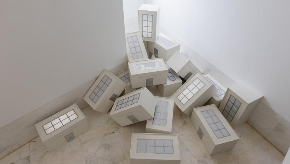 Michael Elmgreen & Ingar Dragset: Powerless Structures Fig. 229, 2002. Colección CGAC